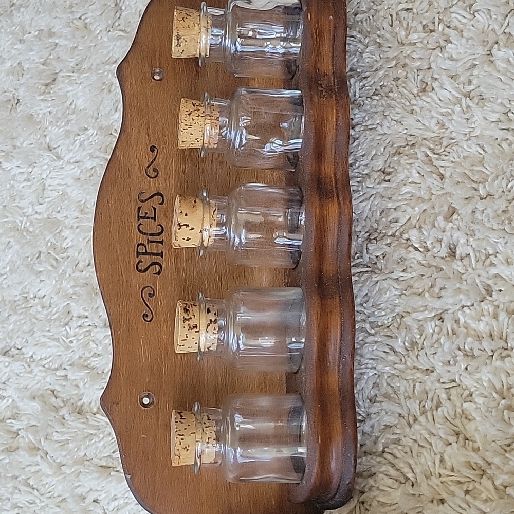 Unique Rustic Farmstyle spice rack - Picture 4 of 4